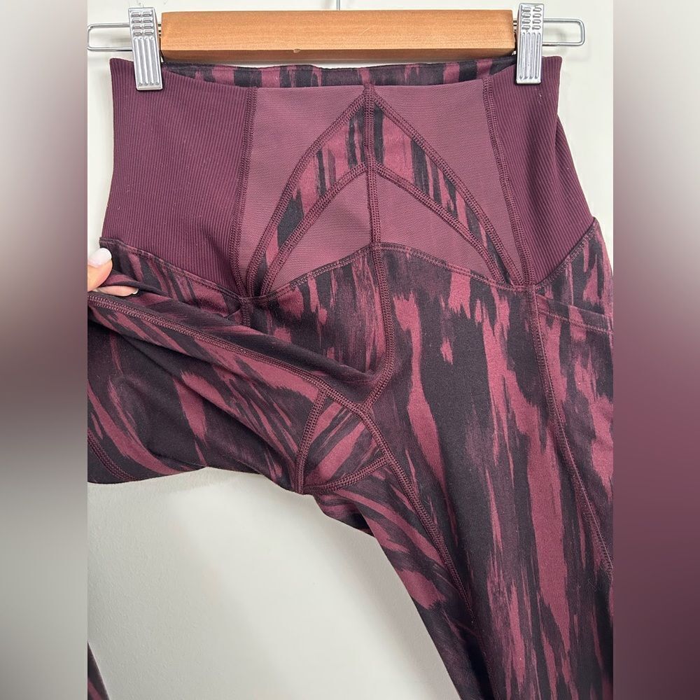 Lululemon Exquisite Cropped Leggings - Picture 8 of 13